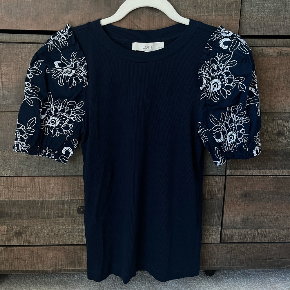 LOFT | Blue Flowered Top | Size: XSP